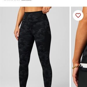 Fabletics On the Go Powerhold w/pocket Leggings